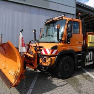 foto MB Unimog U318 zimní údržba