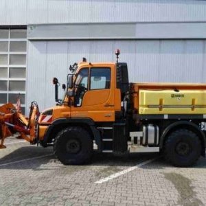 foto MB Unimog U318 zimní údržba