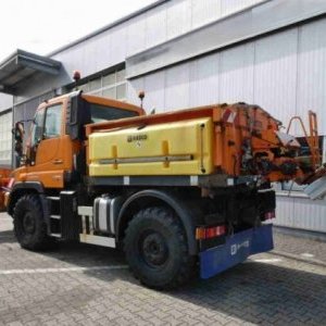 foto MB Unimog U318 zimní údržba