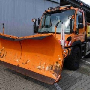 foto MB Unimog U318 zimní údržba