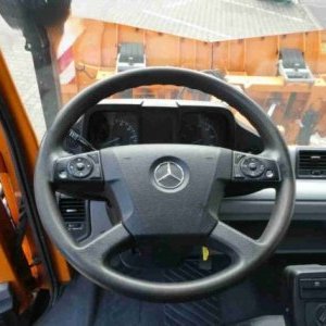 foto MB Unimog U318 zimní údržba